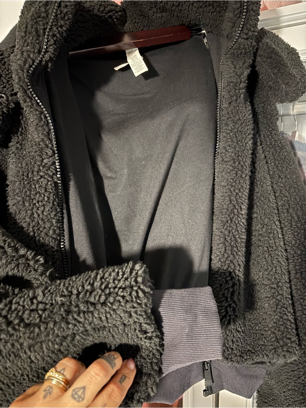 ALO Yoga Black Cropped Teddy Sherpa Jacket with Hood - Picture 3 of 4